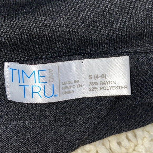 Time & Tru black knit sweater cardigan with pockets size small - Picture 5 of 5